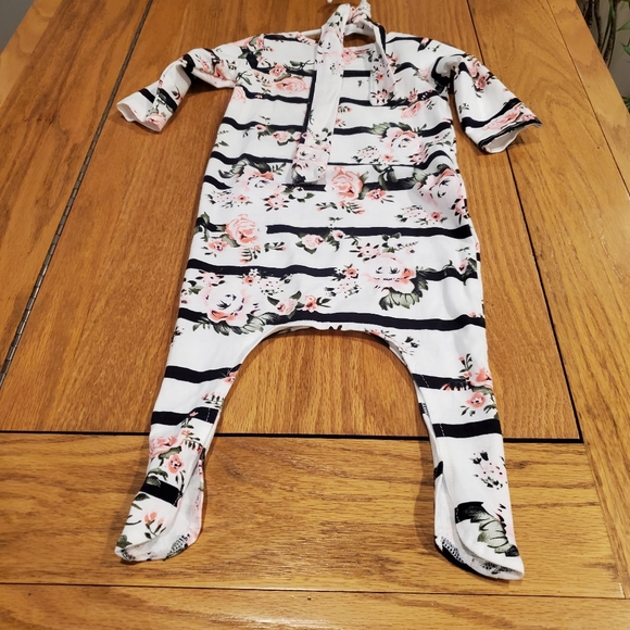 Newborn Onesies with tie at the bottom & Matching Hair ribbon. NWOT - Picture 15 of 15